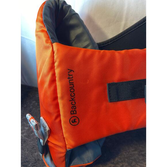 Backcountry dog flotation device/ lifejacket. - Picture 5 of 6